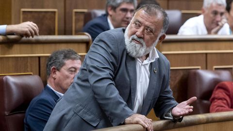 El diputado del PSOE que se equivoc� y vot� �s�� por un instante a la investidura de Feijoo