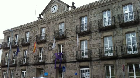 Fachada de la Casa do Concello de Guitiriz 