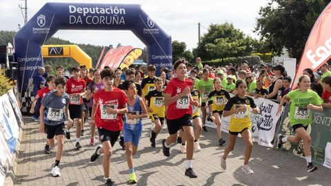 De j�venes a mayores, la Carreira do Ap�stolo da Laracha tiene hueco para todos y todas.
