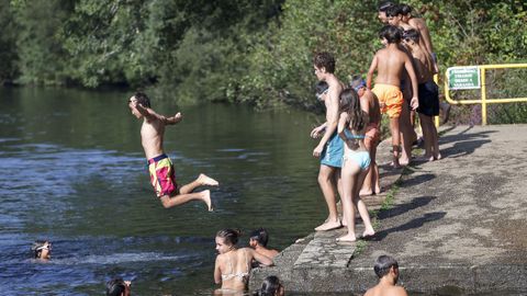 Playa fluvial de Tapia, en Ames.