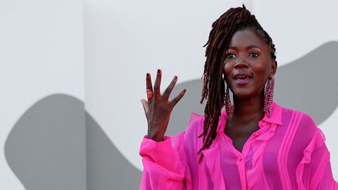 La realizadora Alice Diop, en la alfombra roja.