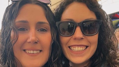 Las hermanas Coral e Ylenia Fontela Fern�ndez forman la comisi�n de fiestas