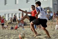 El torneo de f�tbol playa sub-16 empez� ayer.