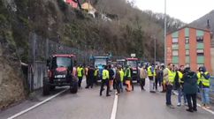 Corte en la carretera de Pajares, a la altura del Puente de los Fierros. ARCHIVO