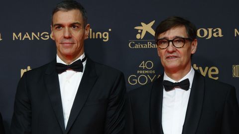 Pedro S�nchez acompa�ado de Salvador Illa en la entrega de los Goya