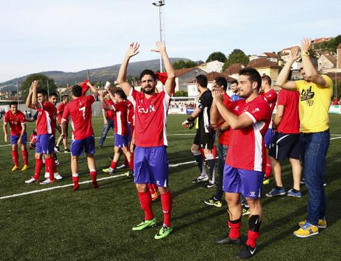 El Choco comparti� con su afici�n el �xito que supone clasificarse para el play-off. 
