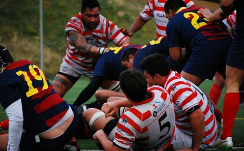El Universidade hizo una mala primera parte y no logr� remontar en el segundo acto. 