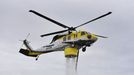 El Black Hawk puede soltar 4.300 litros de agua en una sola pasada