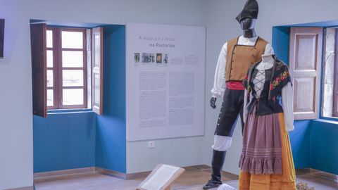 En el centro de interpretaci�n se exponen tambi�n trajes tradicionales