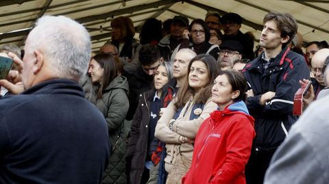 La alcaldesa de Folgoso do Courel, Lola Castro, sigui el pregn desde el pblico 