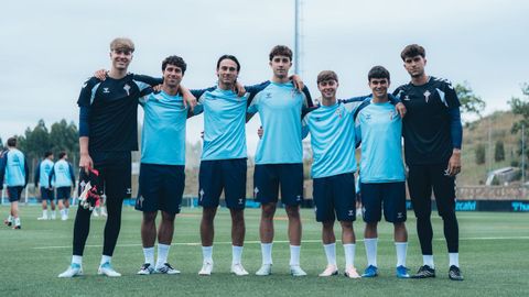 Los jugadores del Celta Izan Server, Hugo Gonz�lez, Joel L�pez, Hugo Burcio, �scar Marcos, �ngel Arcos y Coke Carrillo.