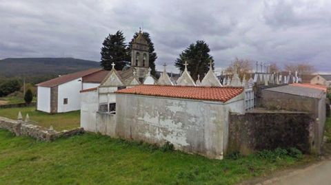 Iglesia y cementerio parroquial de San Marti&ntilde;o de Cambre, en Malpica.