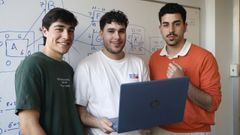 Alejandro Sirvert, Anxo Lameiro y Marcos Mart&iacute;nez, creadores de la herramienta Loomi, ganadora de un premio Incuvi Emprende.