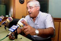 Javier Fraile en los micr�fonos de Radio Voz. 