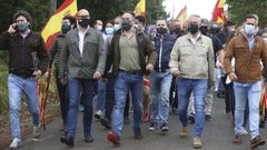 Santiago Abascal con el candidato al Parlamento de Galicia y cabeza de lista de Vox por A Coru�a y otros seguidores en O Monte do Gozo