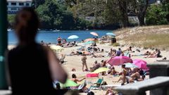 El �rea metropolitana de A Coru�a disfruta del primer d�a de playa