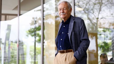 El escritor Eduardo Mendoza