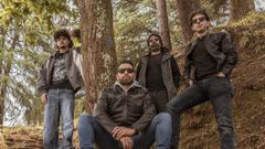 Formaci�n de Mu�eco Batea sin la presencia del bater�a Xi�n Pena, recientemente incorporado al grupo.