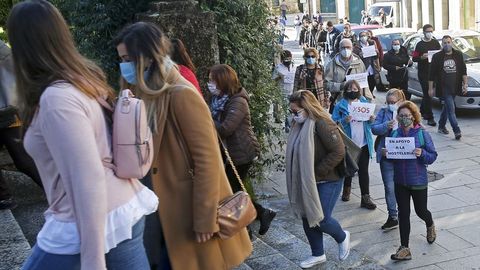 MANIFESTACI�N DE LA HOSTELER�A Y EL COMERCIO EN CALDAS DE REIS PARA PROTESTAR POR LAS RESTRICCIONES IMPUESTAS PARA FRENAR LA PANDEMIA COVID-19