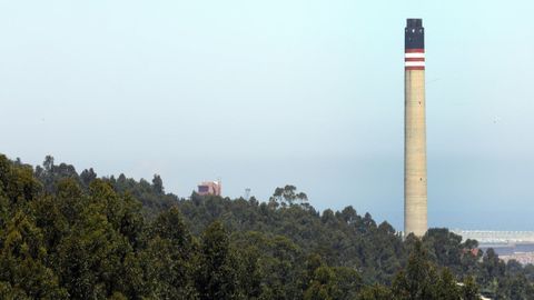 Chimenea de Alcoa San Cibrao
