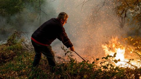 Incendio en el concello de Parada de Sil. Las llamas afectaron a diferentes puntos