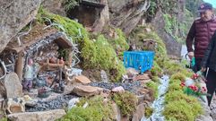 El bel�n de Os Peares sigue en su sitio, aunque la peque�a cueva en la que lo montaban ya no est�