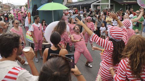 Los Carrozos con trajes de bao estilo aos 20