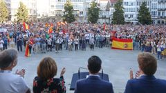 Concentraci�n en Ferrol en apoyo a Ceuta, con el alcalde (segundo por la derecha, de espaldas) durante la lectura de la declaraci�n institucional de la FEMP