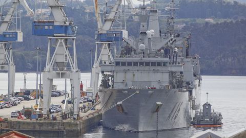 El Cantabria, este martes en su amarre habitual de la base del Arsenal Militar