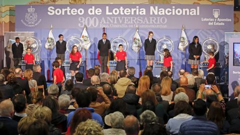 Sorteo de la Lotera Nacional en la Escuela Naval de Marn