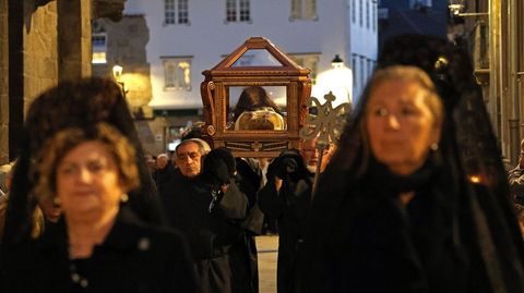 Desenclavo y procesi�n del Santo Entierro en Noia