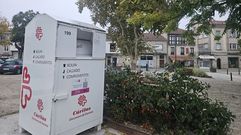 Contenedor de ropa y calzado en Allariz.