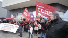 Los trabajadores de Abante se manifestaron ante la sede para reclamar el pago de las dos n�minas que les adeudan