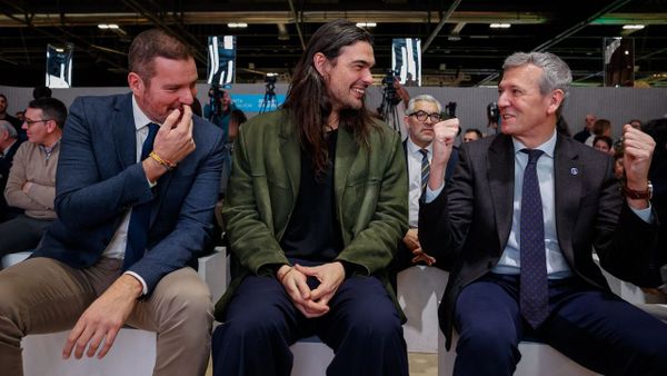 Jos� L�pez Campos, Oliver Laxe y Alfonso Rueda durante la presentaci�n