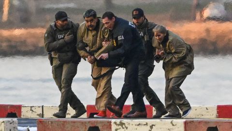 Agentes de la DEA escoltan a Maduro y su esposa, CIlia Flores, en el helic�ptero de Wall Street