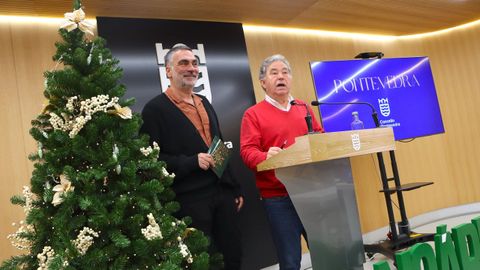 El concejal de Festas de Pontevedra, Demetrio G�mez, y el alcalde, Miguel Anxo Fern�ndez Lores, presentaron este mi�rcoles el programa de Navidad