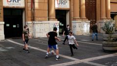 Los epidemi�logos aconsejan que los ni�os sigan confinados