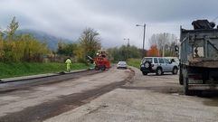Obras de asfaltado de la N-536 entre Arcos (Vilamart�n) y A Proba (O Barco)