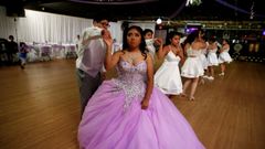 Fiesta de quincea�eras latinas en Iowa