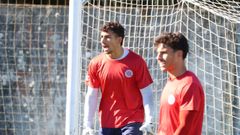Vizoso exige m�xima tensi�n defensiva en uno de los entrenamientos ourensanistas en Coles