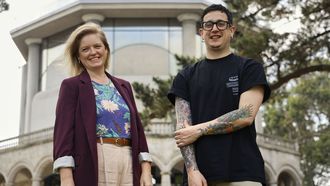 Ana Rego, presidenta de la asociaci�n �urega, con Pablo Arribas, de la asociaci�n Gazapo.