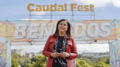 A alcaldesa Elena Candia, na entrada do recinto.
