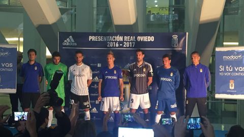 Presentaci�n camiseta Real Oviedo.Presentaci�n camiseta Real Oviedo