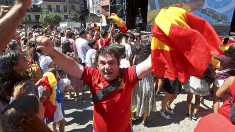 Pantalla gigante instalada en el 2023 en A Ferrer�a con motivo de la final del Mundial de f�tbol femenino que gan� Espa�a