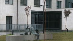 Exterior de la residencia de Monforte en la que se produjo el brote de coronavirus