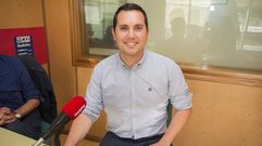 Iago Toba, alcalde, en Radio Voz, antes de la pandemia 