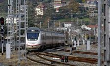 Las ofertas de Renfe para potenciar el uso del tren no llegan de momento al Avant.