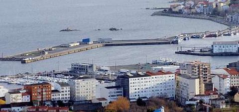 A estas alturas de 1987 estaba ejecut�ndose el relleno para la primera ampliaci�n de la que fue objeto el puerto de Ribeira.
