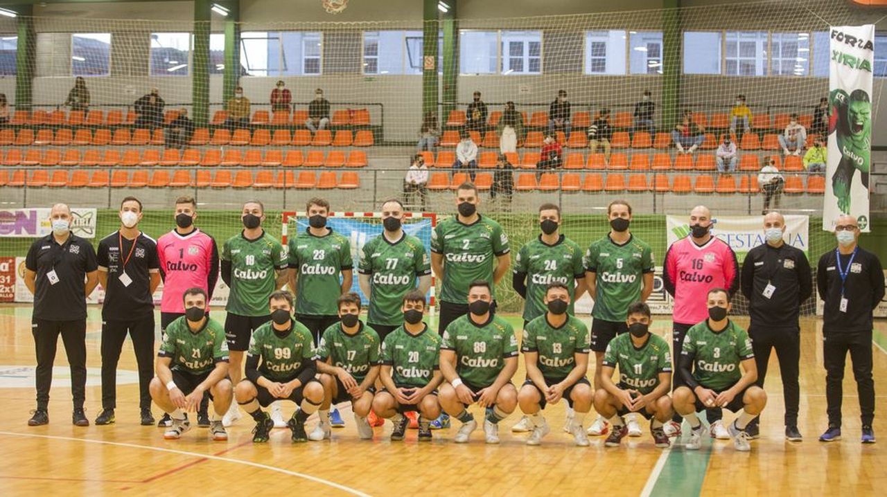 El Balonmán Xiria busca la cuarta victoria y Carballo acogerá el derbi ...