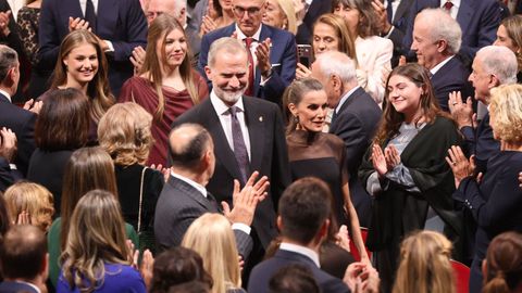 La Princesa Leonor, el Rey Felipe, la Reina Letizia y la Infanta Sof�a durante la ceremonia de los Premios Princesa de Asturias 2025 celebrados en el Teatro Campoamor